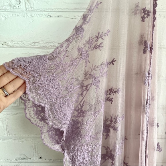 NWOT Francesca’s Collections Lavender Lace Maxi Kimono | Size Medium - Picture 5 of 6